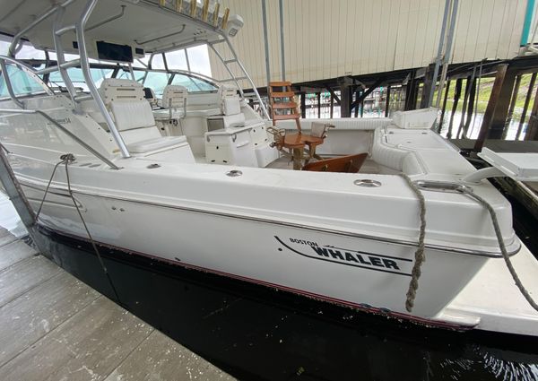 Boston-whaler 34-DEFIANCE image