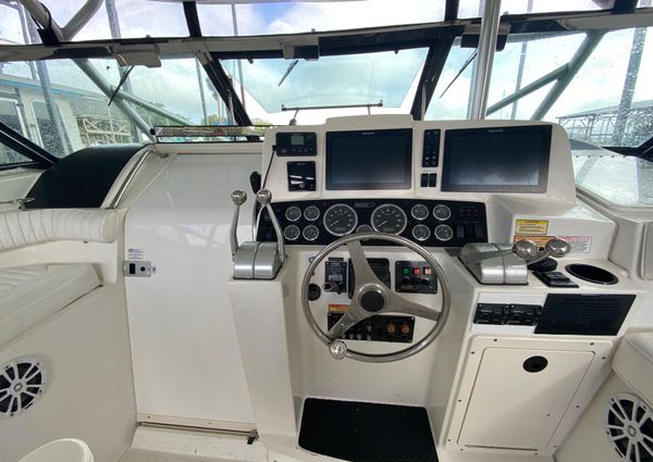 Boston-whaler 34-DEFIANCE image