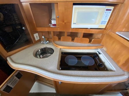 Boston Whaler 34 Defiance image