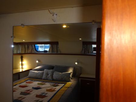 Tollycraft 44 Cockpit Motor Yacht image