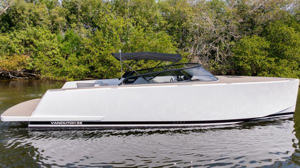 VanDutch 32