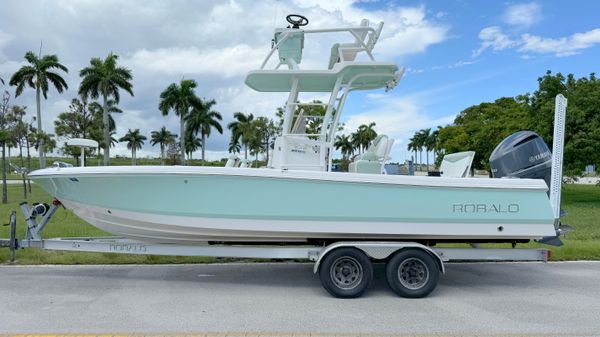 Robalo 246 Cayman SD 