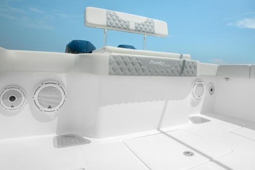 Front Runner 33 Center Console image