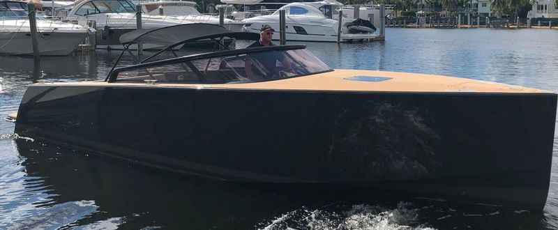 VanDutch 30 - main image