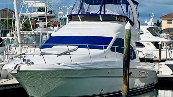 Sea Ray 44 Sedan Bridge