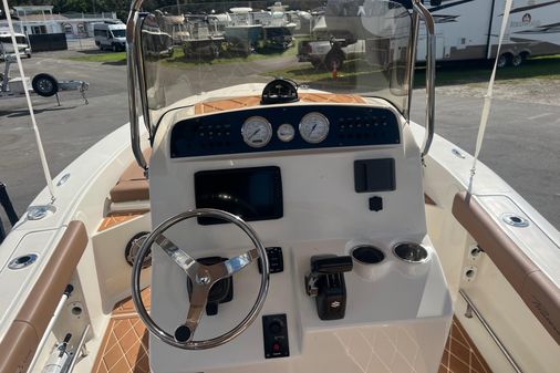 Pioneer 220 Bay Sport image