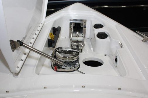 Formula 350 Crossover Bowrider image