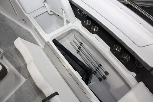 Formula 350 Crossover Bowrider image
