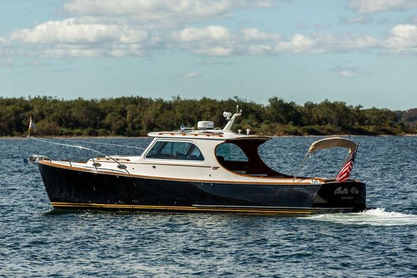 Hinckley Picnic Boat EP - main image