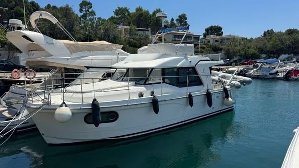 Beneteau Swift Trawler 30 