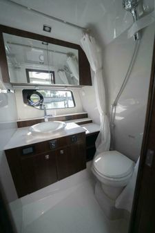 Cruisers Yachts 42 GLS image