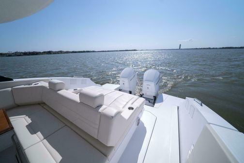 Cruisers Yachts 42 GLS image