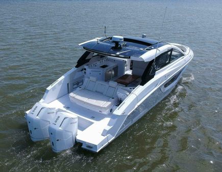 Cruisers Yachts 42 GLS image