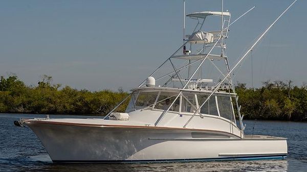 Jarrett Bay Boatworks 43 Express