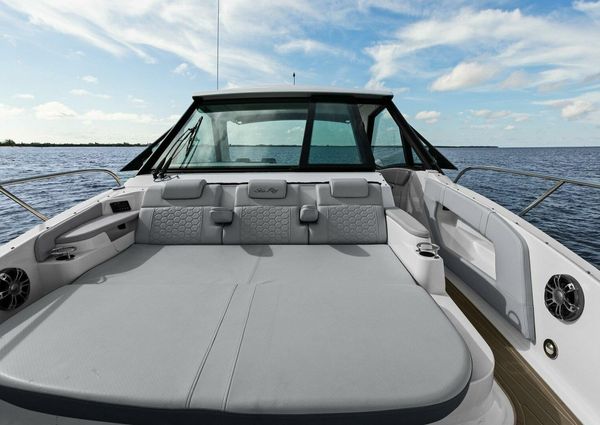 Sea Ray Sundancer 320 image