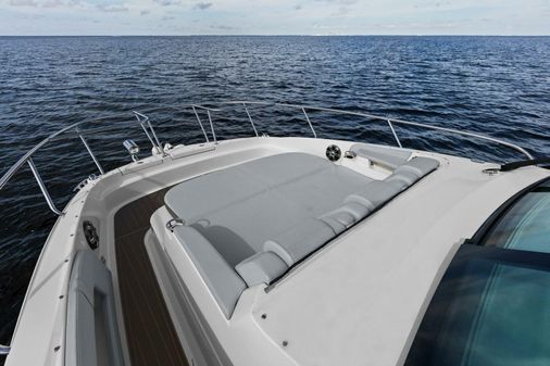 Sea Ray Sundancer 320 image