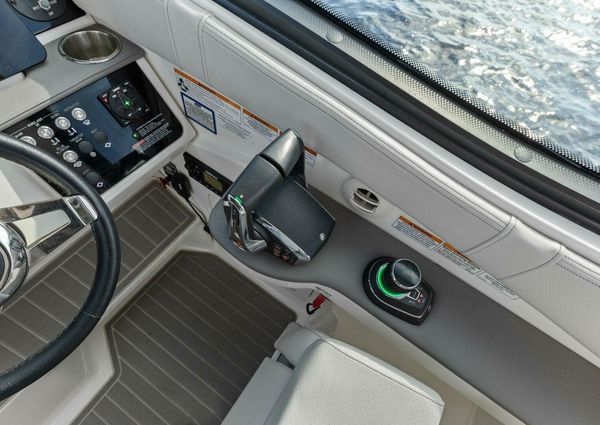 Sea Ray Sundancer 320 image