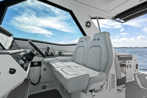 Sea Ray Sundancer 320 image