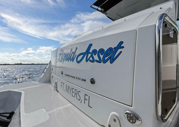 Sea Ray Sundancer 320 image