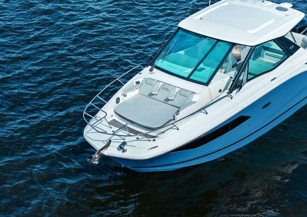 Sea Ray Sundancer 320 image