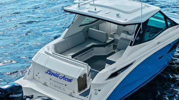 Sea Ray Sundancer 320 image