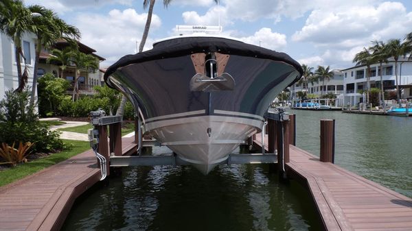 Boston Whaler 330 Outrage 