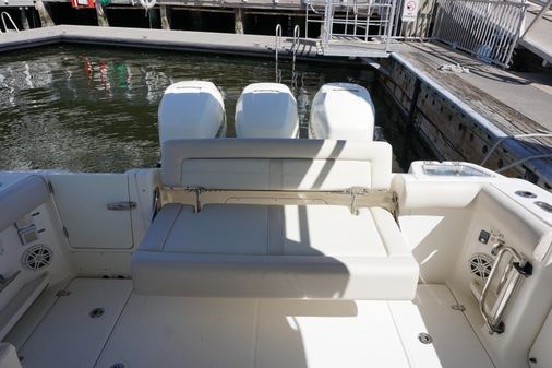 Boston Whaler 350 Realm image