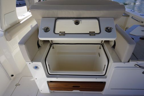 Boston Whaler 350 Realm image