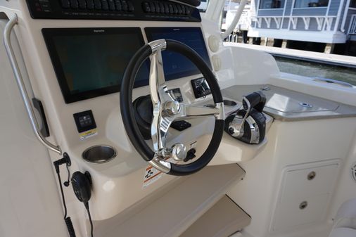 Boston Whaler 350 Realm image