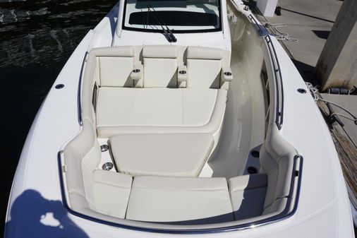 Boston Whaler 350 Realm image