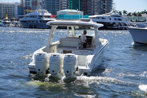 Boston Whaler 350 Realm image