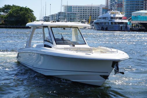 Boston Whaler 350 Realm image