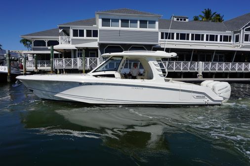 Boston Whaler 350 Realm image