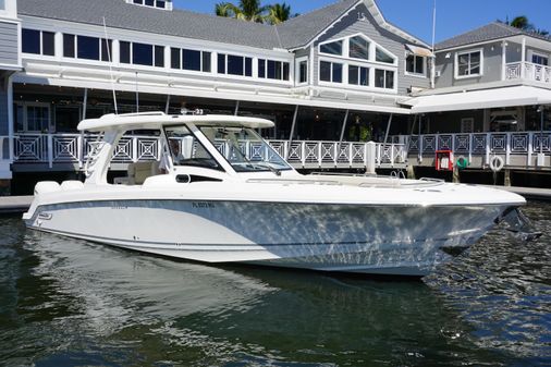 Boston Whaler 350 Realm image