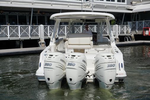 Boston Whaler 350 Realm image