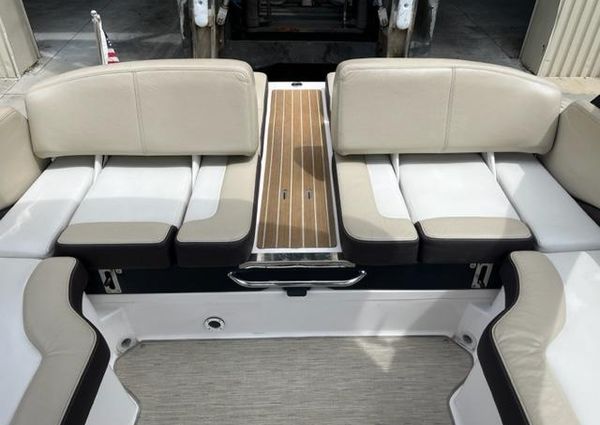 Regal 2300-BOWRIDER image