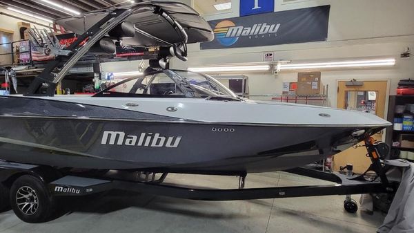 Malibu 247 LSV 
