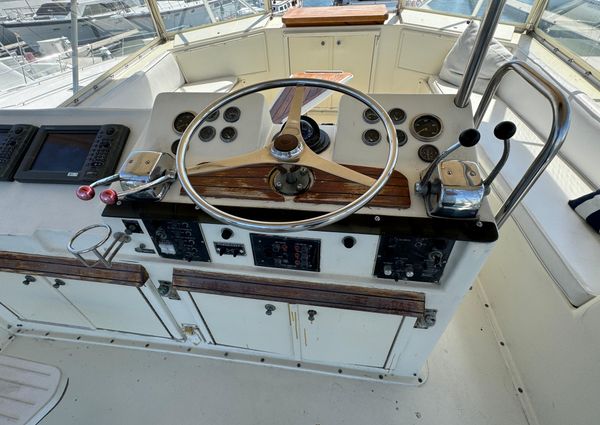 Hatteras 52-CONVERTIBLE image