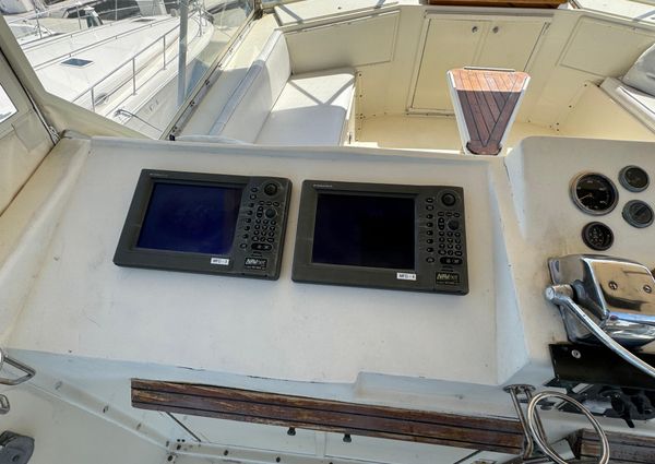 Hatteras 52-CONVERTIBLE image