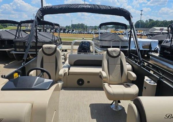 Bentley-pontoons LEGACY-223-SWINGBACK image