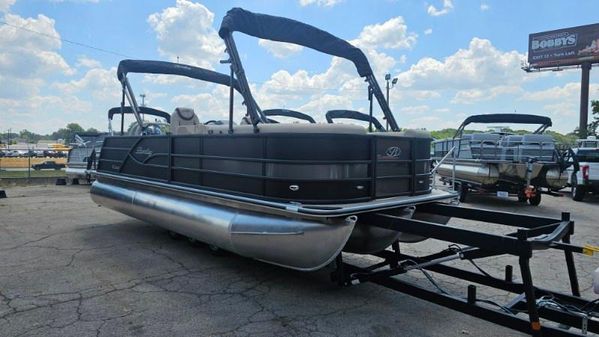 Bentley-pontoons LEGACY-223-SWINGBACK image