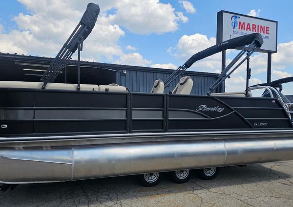 Bentley-pontoons LEGACY-223-SWINGBACK image