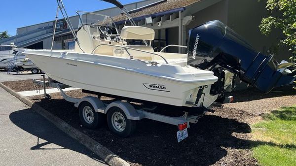 Boston Whaler 210 Dauntless