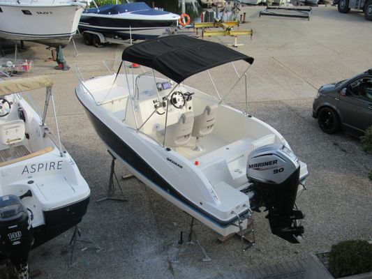 Quicksilver Activ 555 - main image