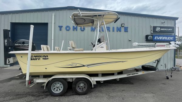 Carolina Skiff 218DLV
