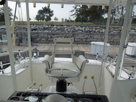 Luhrs 40 Open image