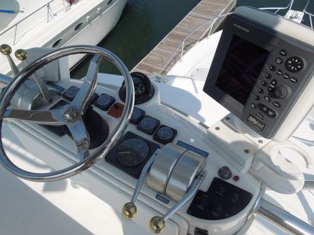 Luhrs 40 Open image