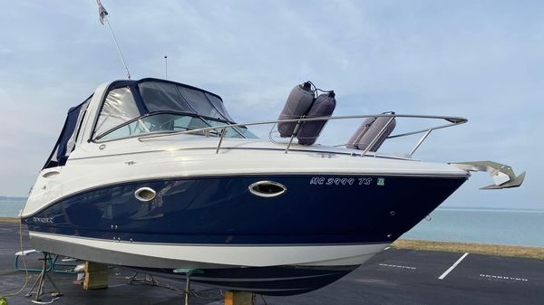 Rinker 260 Express Cruiser
