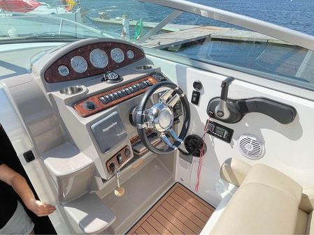 Rinker 290 Express Cruiser image