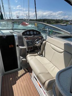 Rinker 290 Express Cruiser image